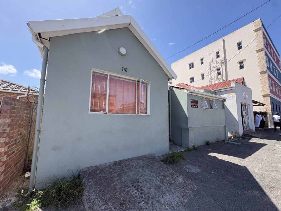 12 Bedroom Property for Sale in Quigney Eastern Cape